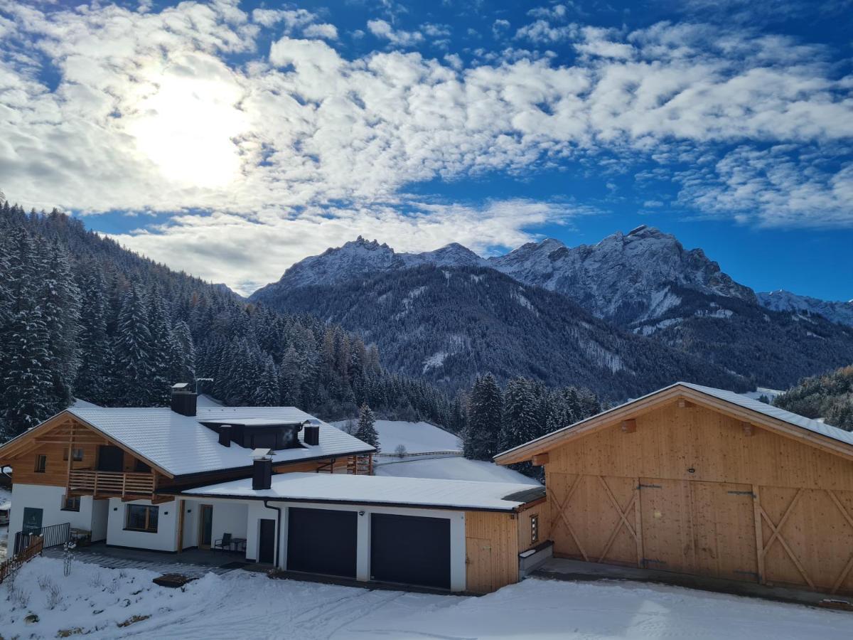 Biohof Untergroeber Apartamento Braies  Exterior foto