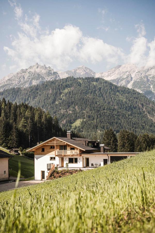 Biohof Untergroeber Apartamento Braies  Exterior foto